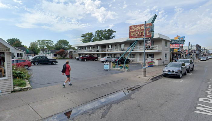 Lockview Motel & Cottages - 2019 Street View